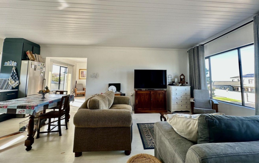 5 Bedroom Property for Sale in Fraaiuitsig Western Cape